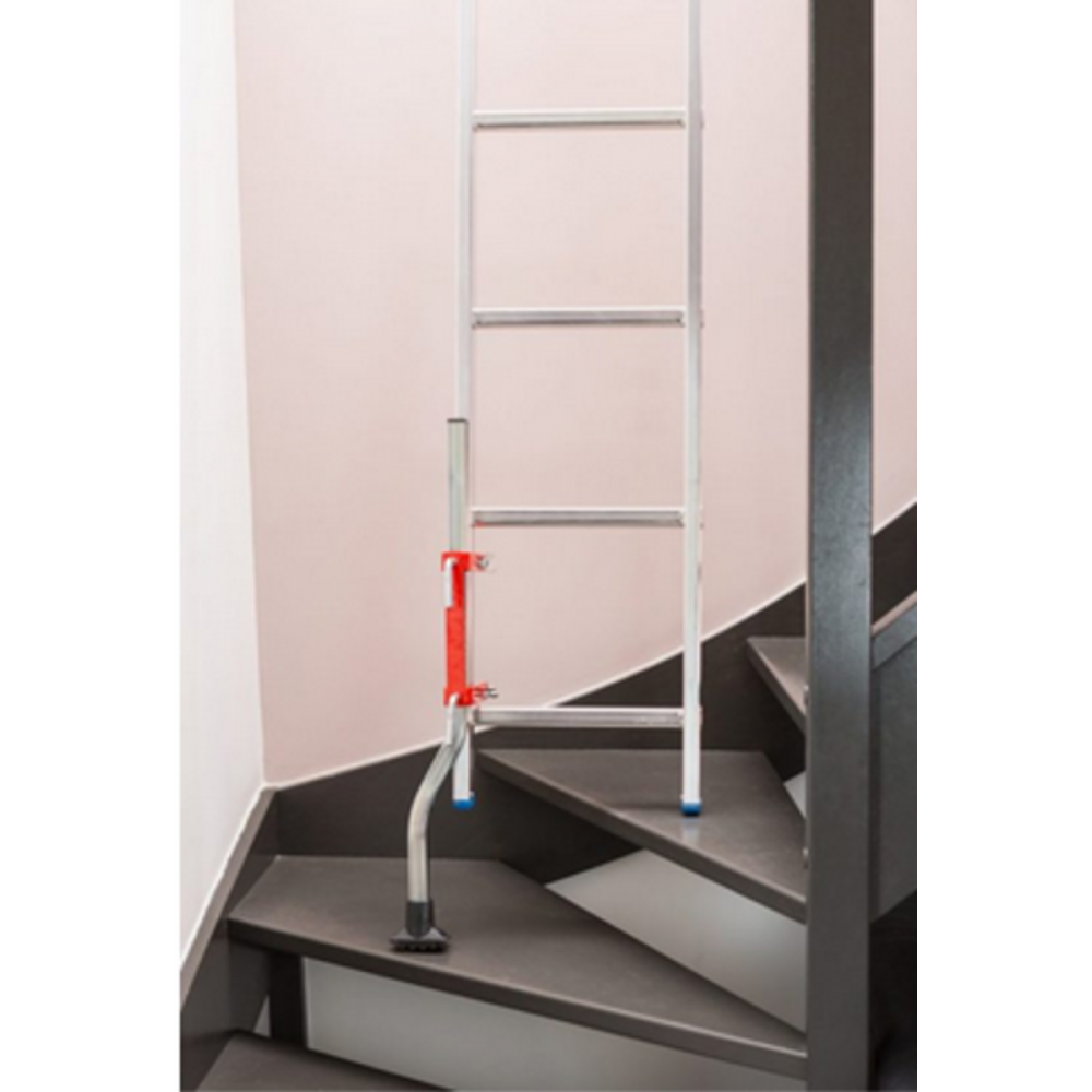 Echelle pour escalier permettant une multitude de possibilité d'ajustement  des pieds