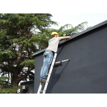 Écarteur de mur télescopique pour échelle sur toiture