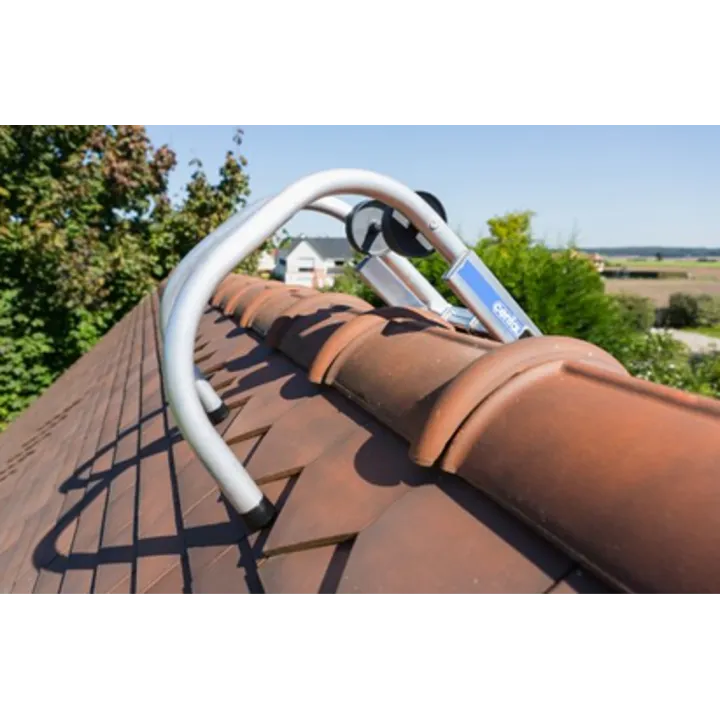 Crochet de toit pour faitage tout modèle d'échelle CENTAURE sur toiture