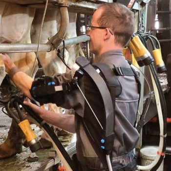 Exosquelette IP12 GOBIO bras en hauteur pour la traite