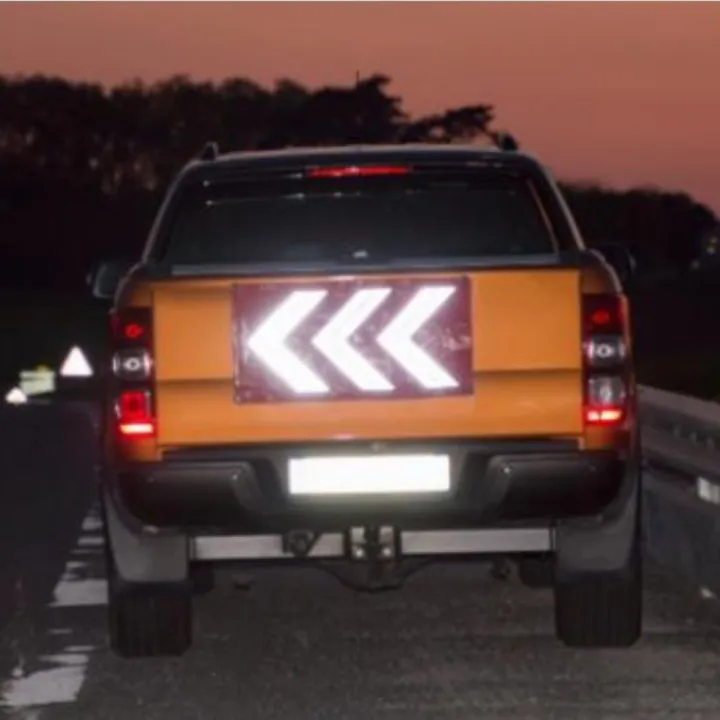 Bandeau sécurité de signalisation à leds blanc et rouge  LPS de nuit