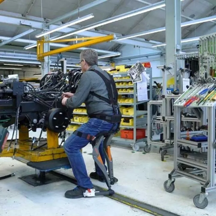 Exosquelette IP14 NOONEE assis debout GOBIO ROBOT