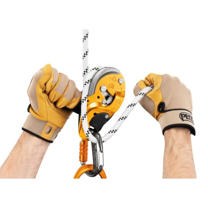  Mousqueton FREINO Z avec ergot de freinage PETZL – vue de dessus
