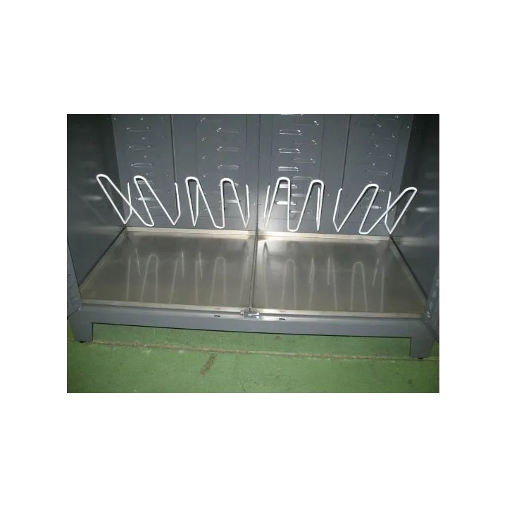 Exemple support bottes et gants armoire BIOTECH NOVVEN