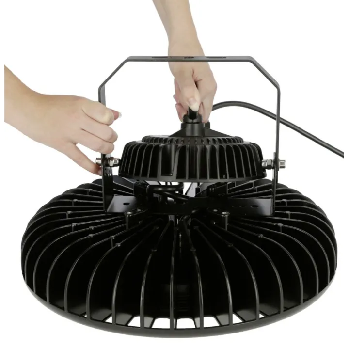 Projecteur a led pour éclairage des étables KERBL I Sécurama