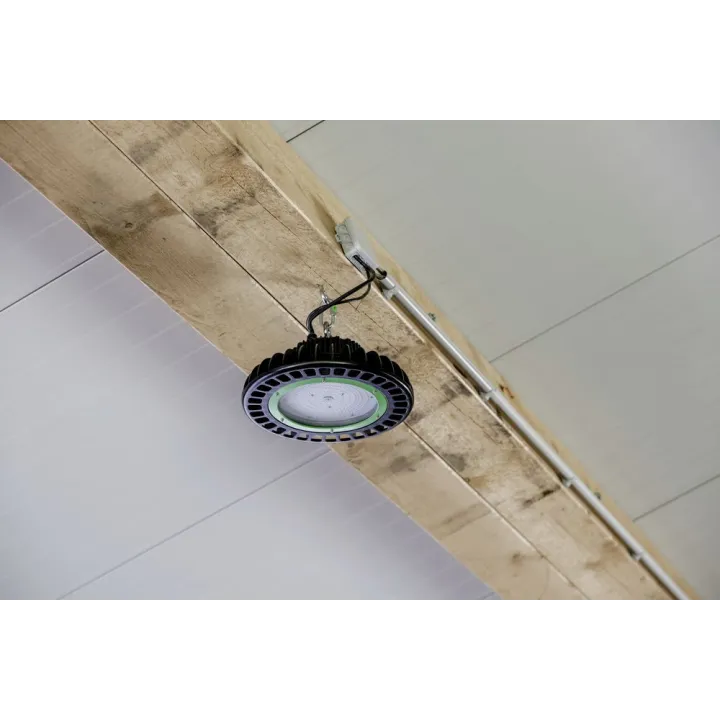 Projecteur a led pour éclairage des étables KERBL I Sécurama